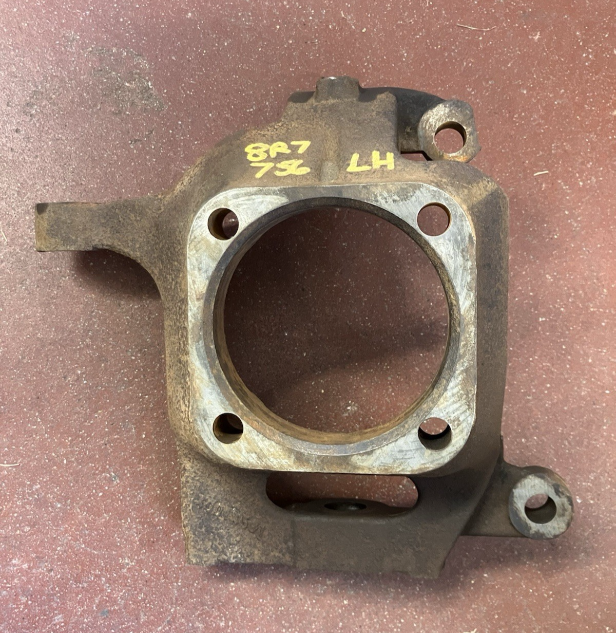 2003-2008 Dodge Ram 2500 3500 4X4 LH Steering Knuckle P/N 5086679AA