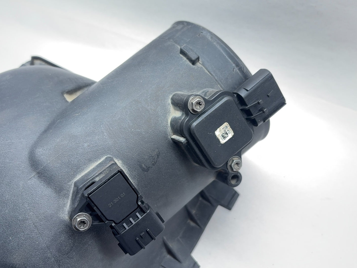 Air Filter Housing Lid with Sensors 2008 Ram 3500 6.7L Cummins Diesel 53034070AE