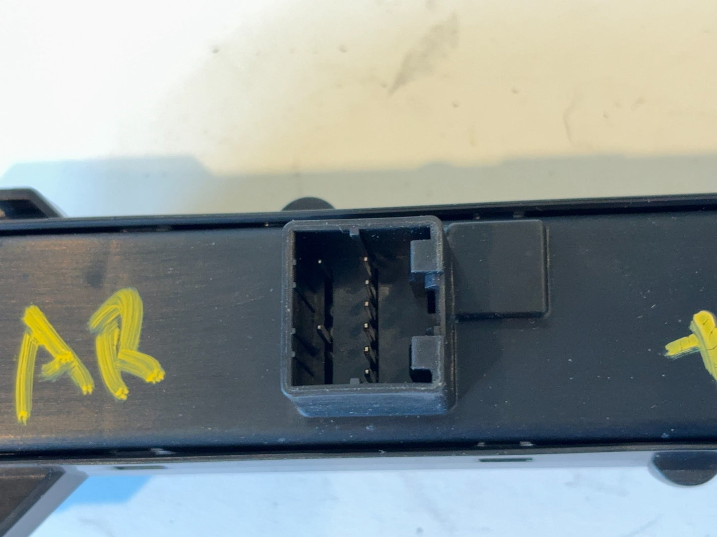 2010 Dodge Ram 1500 Dash Switch Panel Inverter ESP Tow Haul 68026057AB