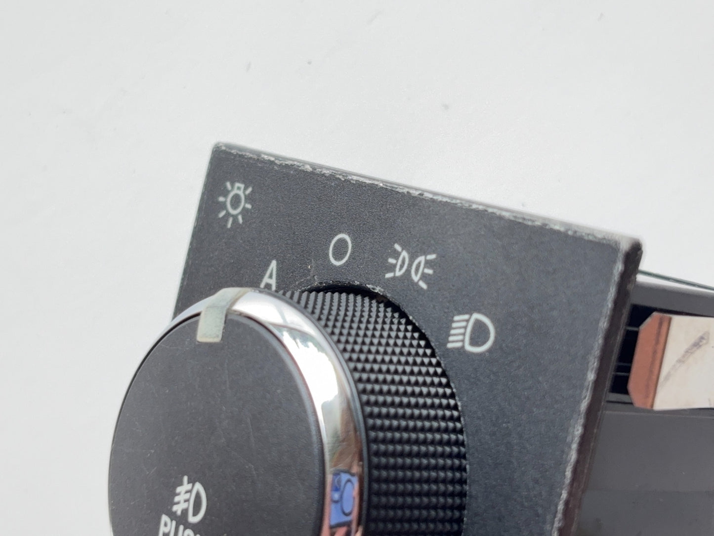 Headlight Switch with Fog Lamps Ram 2009-2012 1500 2010-12 2500 3500 04602918AA