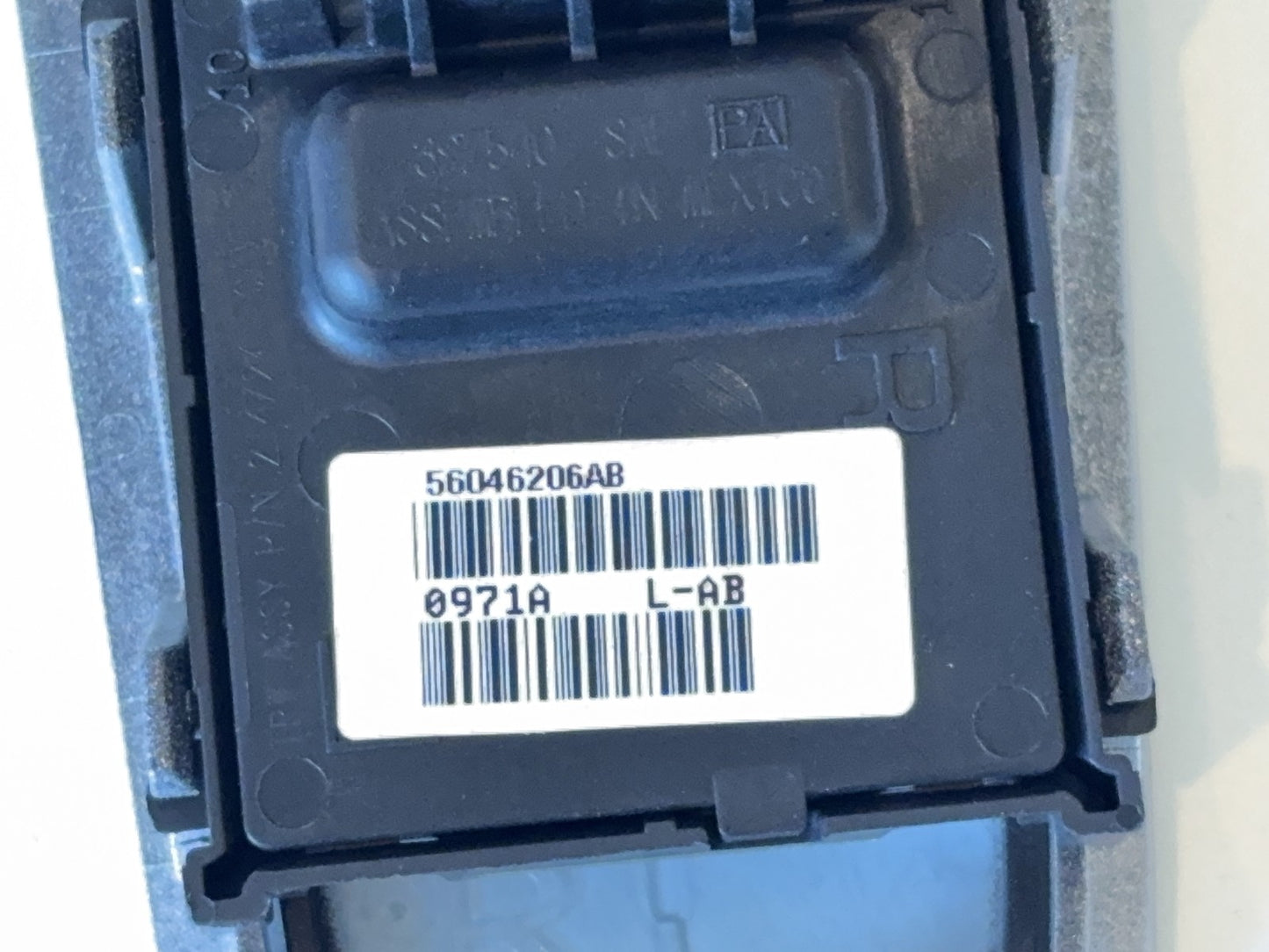 Steering Wheel Button Select Back 2009-11 Ram 1500 10-11 2500 3500 RH 56046206AB