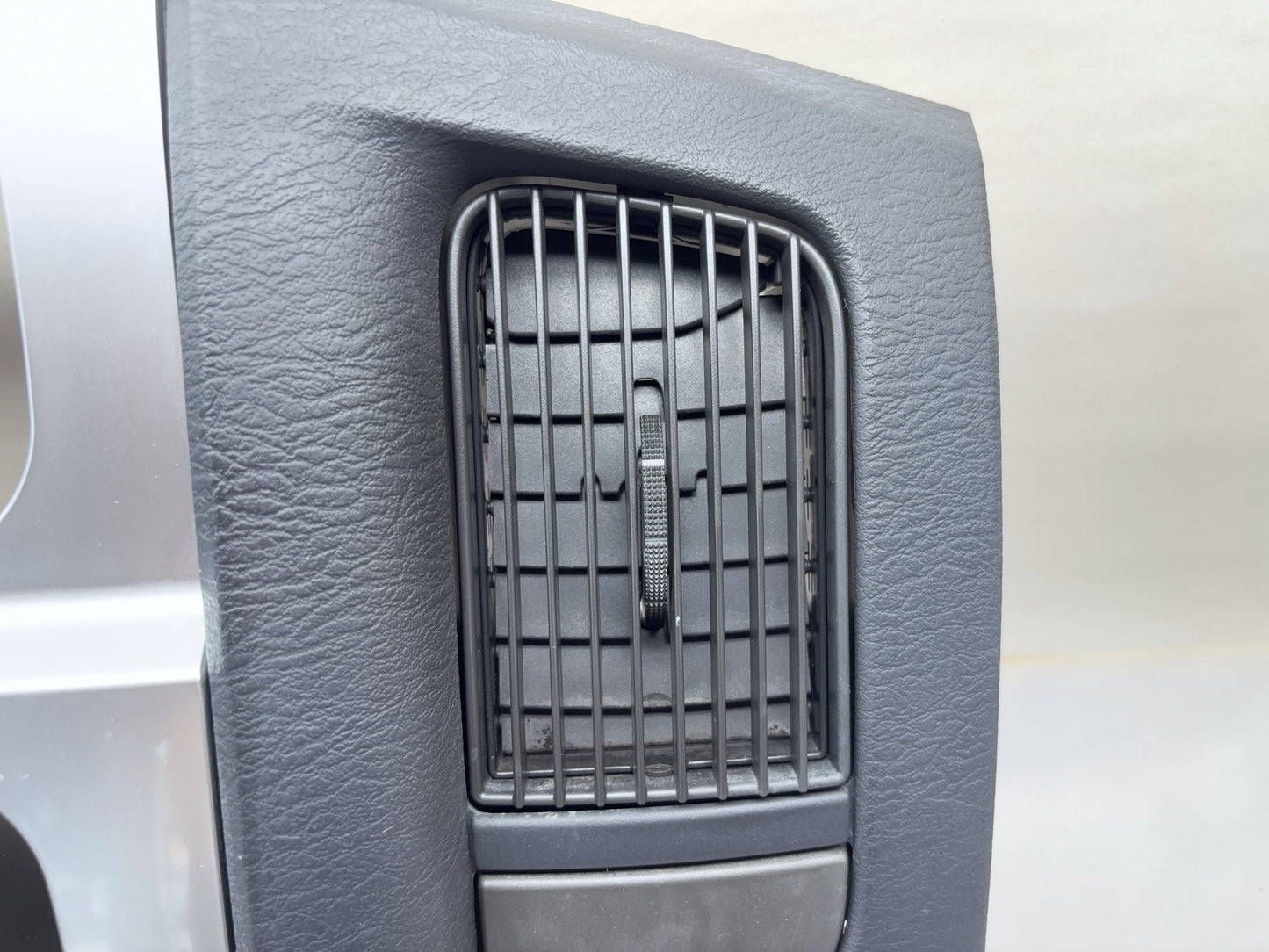 Daytona Radio Bezel, 2005 Dodge Ram 1500 Daytona Edition Dark Slate / Silver