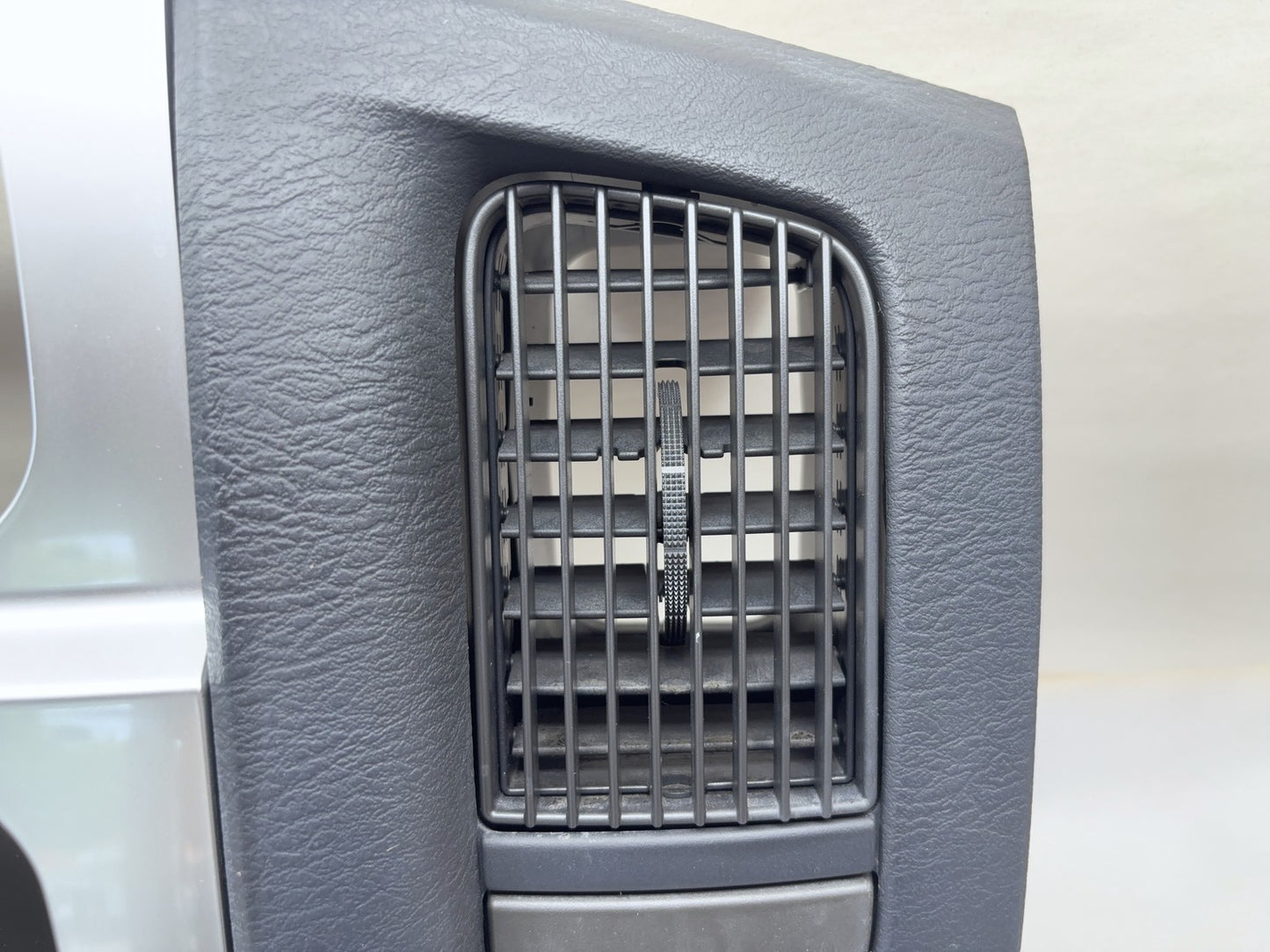 Daytona Radio Bezel, 2005 Dodge Ram 1500 Daytona Edition Dark Slate / Silver