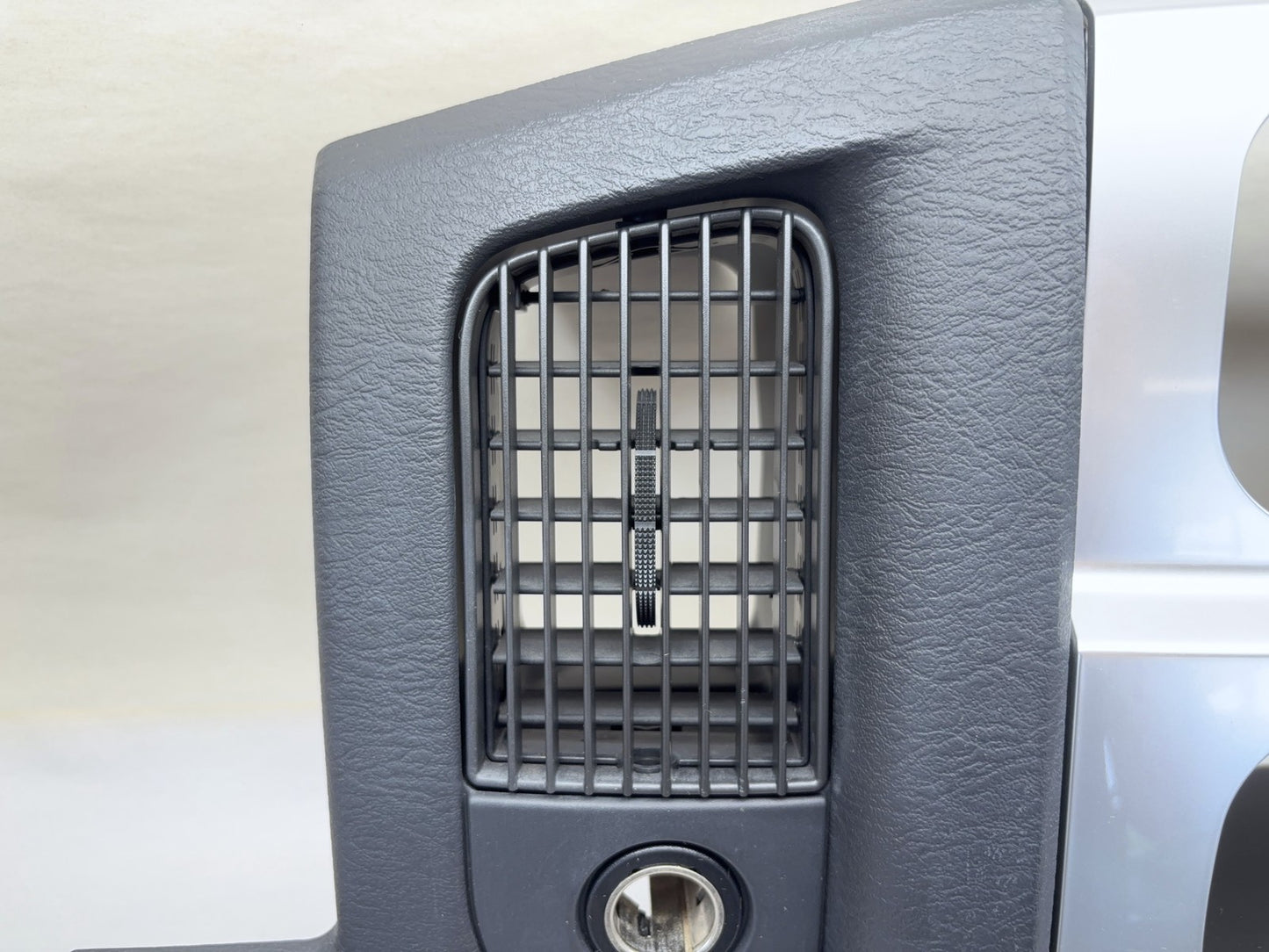 Daytona Radio Bezel, 2005 Dodge Ram 1500 Daytona Edition Dark Slate / Silver