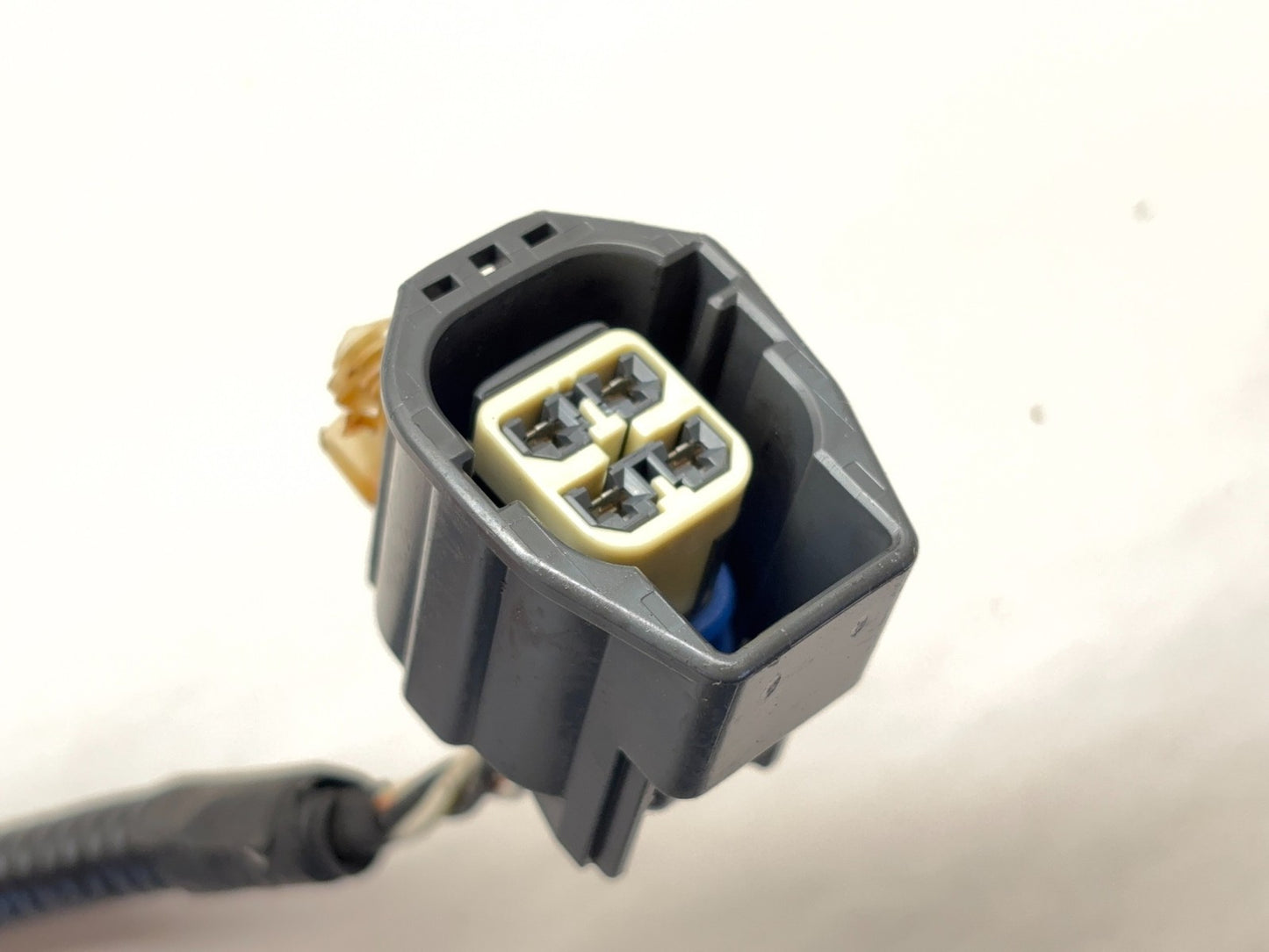 Front End Wiring Module 2014 Ram 1500 Laramie 5.7 8-speed Auto 68209988AC