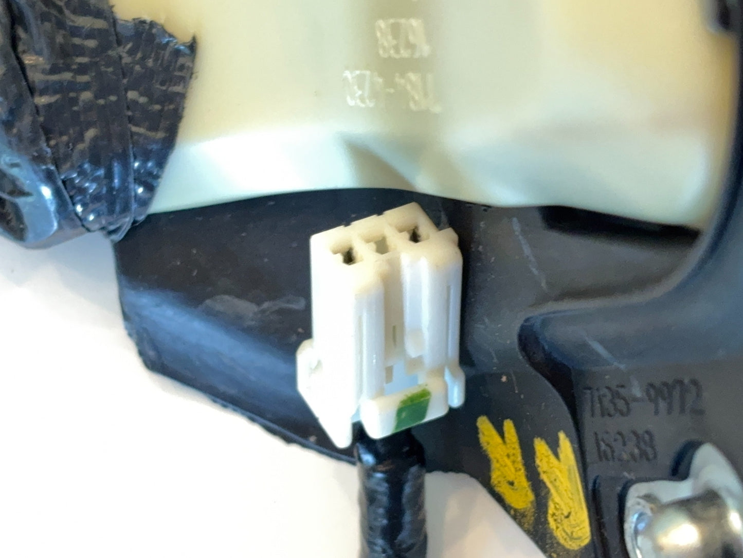 2013-2015 Ram 1500 Passenger Right Rear Door Harness Quad Cab 4-door 68092364AE