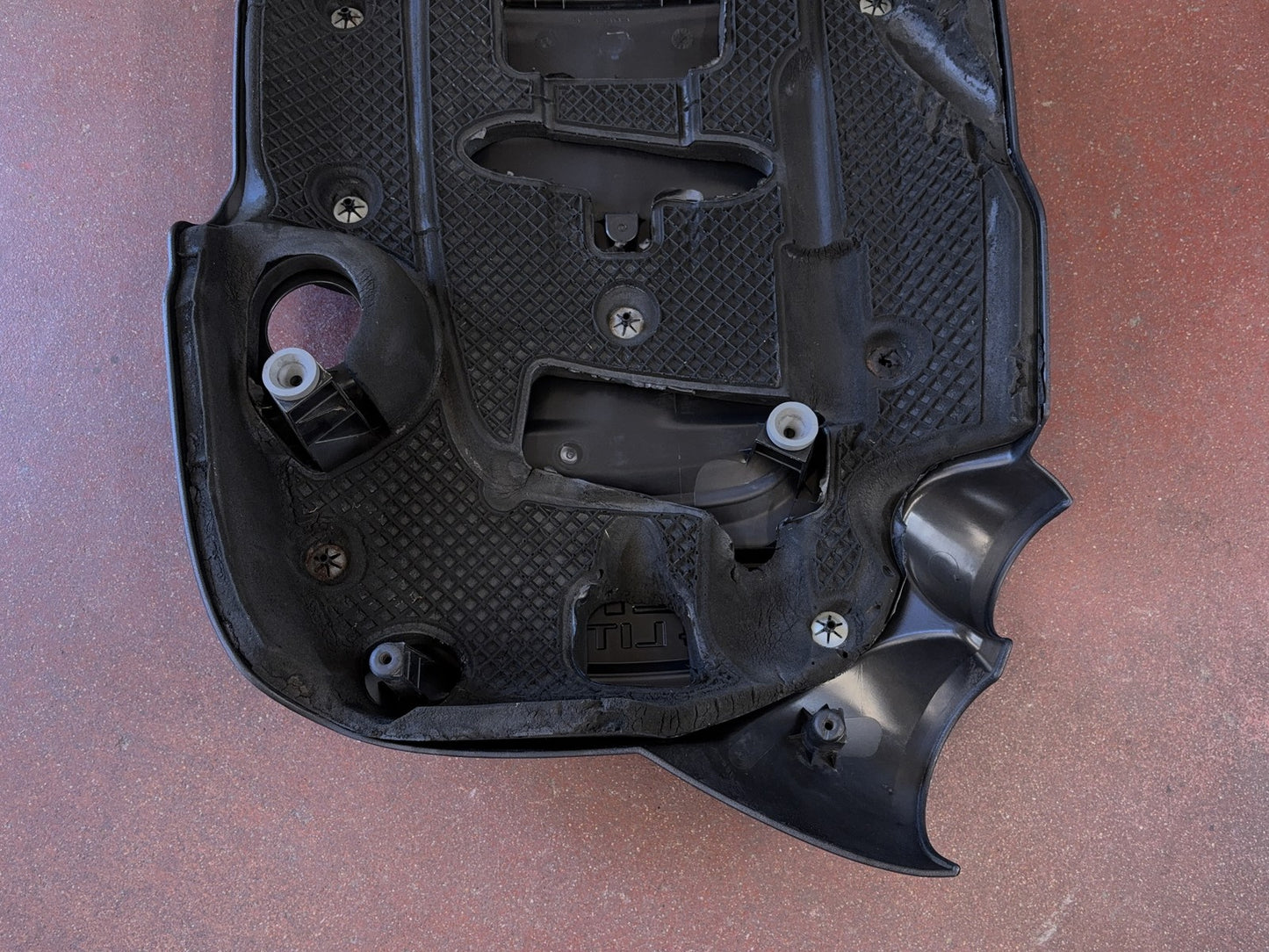 6.4L Hemi Engine Cover 2014-2018 Ram 2500 3500 4627495AB Used OEM Nice Condition
