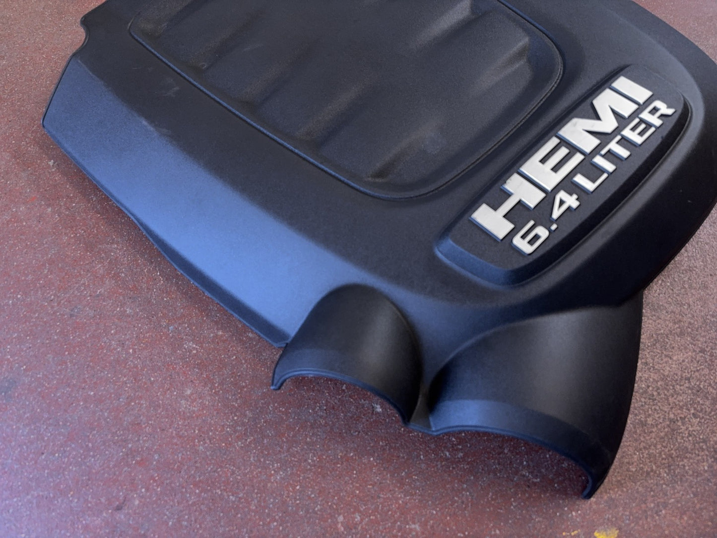 6.4L Hemi Engine Cover 2014-2018 Ram 2500 3500 4627495AB Used OEM Nice Condition