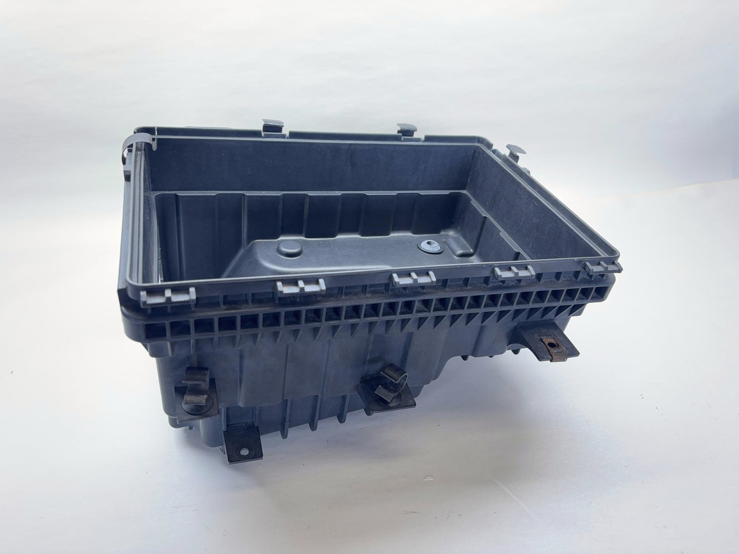 6.4L Hemi Air Box 2014-2018 Ram 2500 3500 68232657AA Used OEM Nice Condition