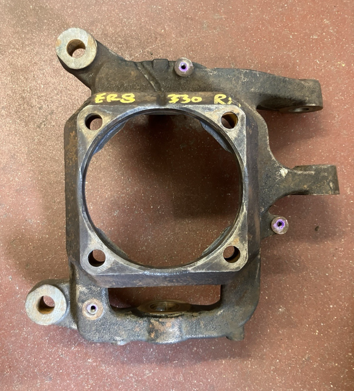 RH Spindle Steering Knuckle 2014-2018 Ram 2500 3500 4X4 P/N 68216188AA