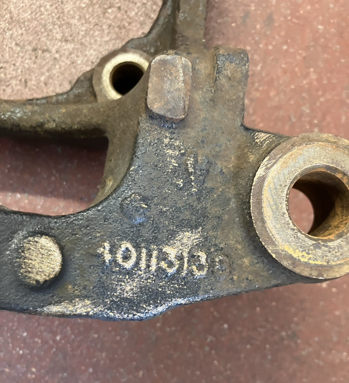 RH Spindle Steering Knuckle 2014-2018 Ram 2500 3500 4X4 P/N 68216188AA