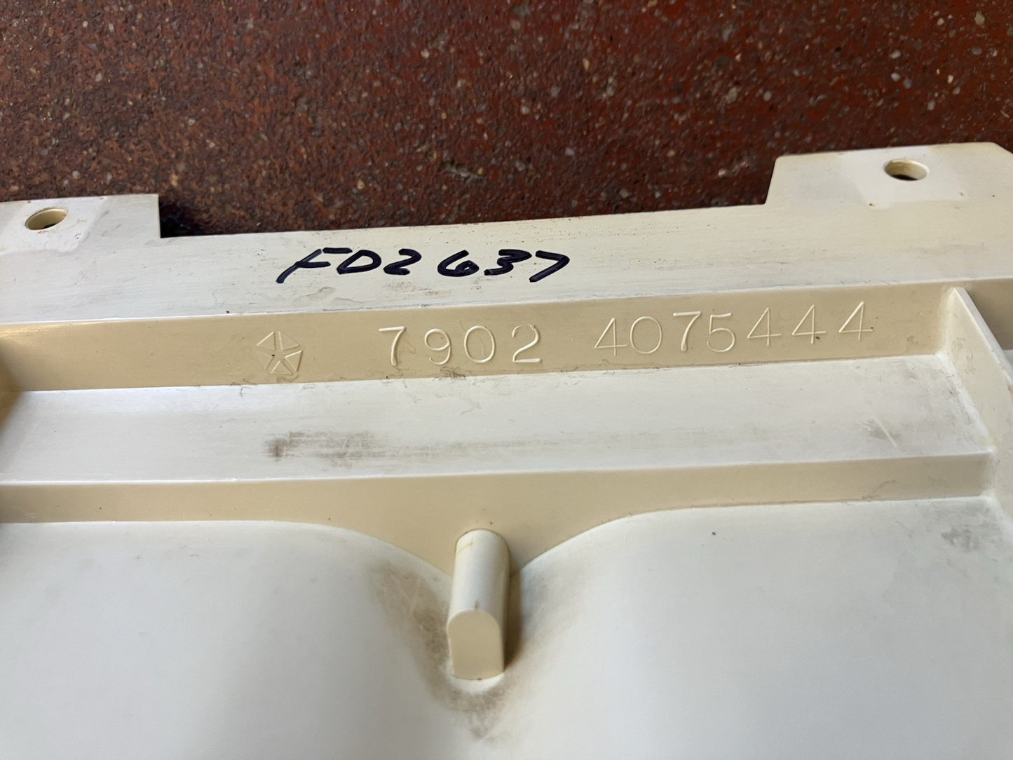 12/15/84-89 Dodge Pickup, Ramcharger Instrument Cluster P/N 4075444