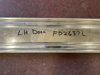 Left-hand Door Molding Fitting 1981-90 Dodge Pickups and Ramchargers
