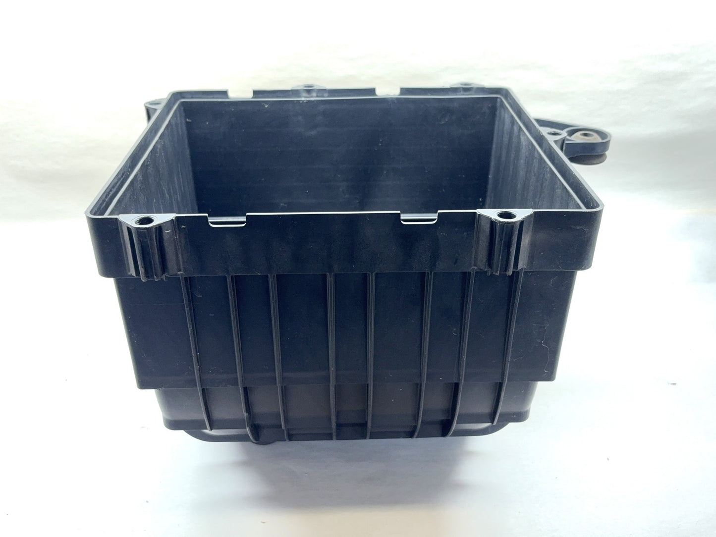 Air Cleaner Air Box Used OEM 2019-2020 Ram 2500 3500 6.4L Hemi 68321035AC