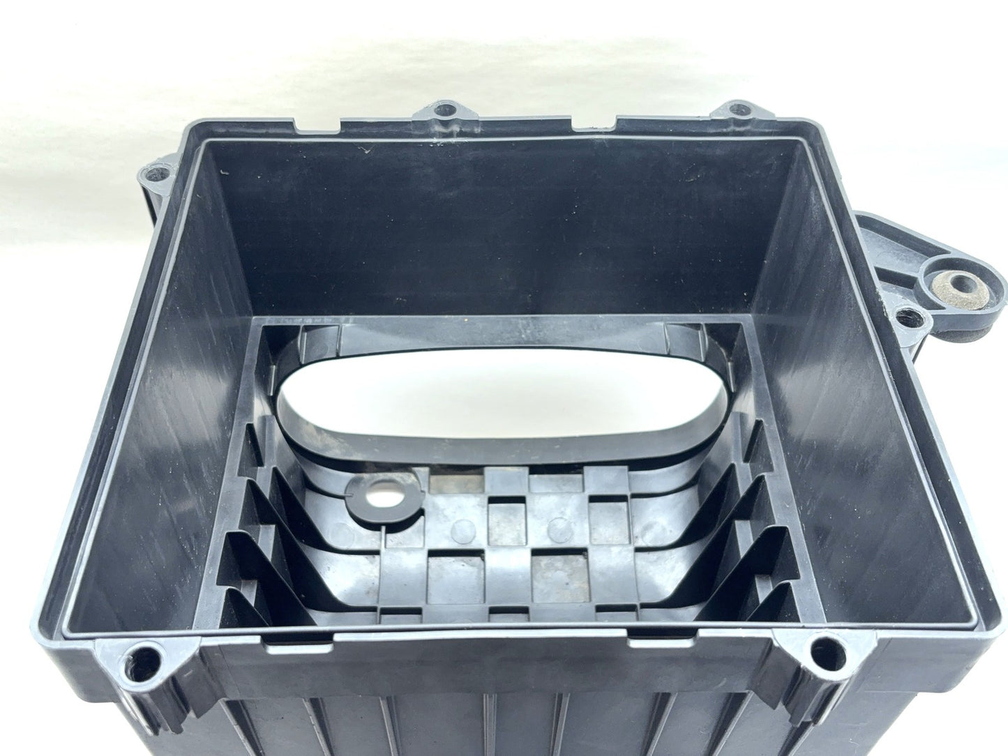 Air Cleaner Air Box Used OEM 2019-2020 Ram 2500 3500 6.4L Hemi 68321035AC