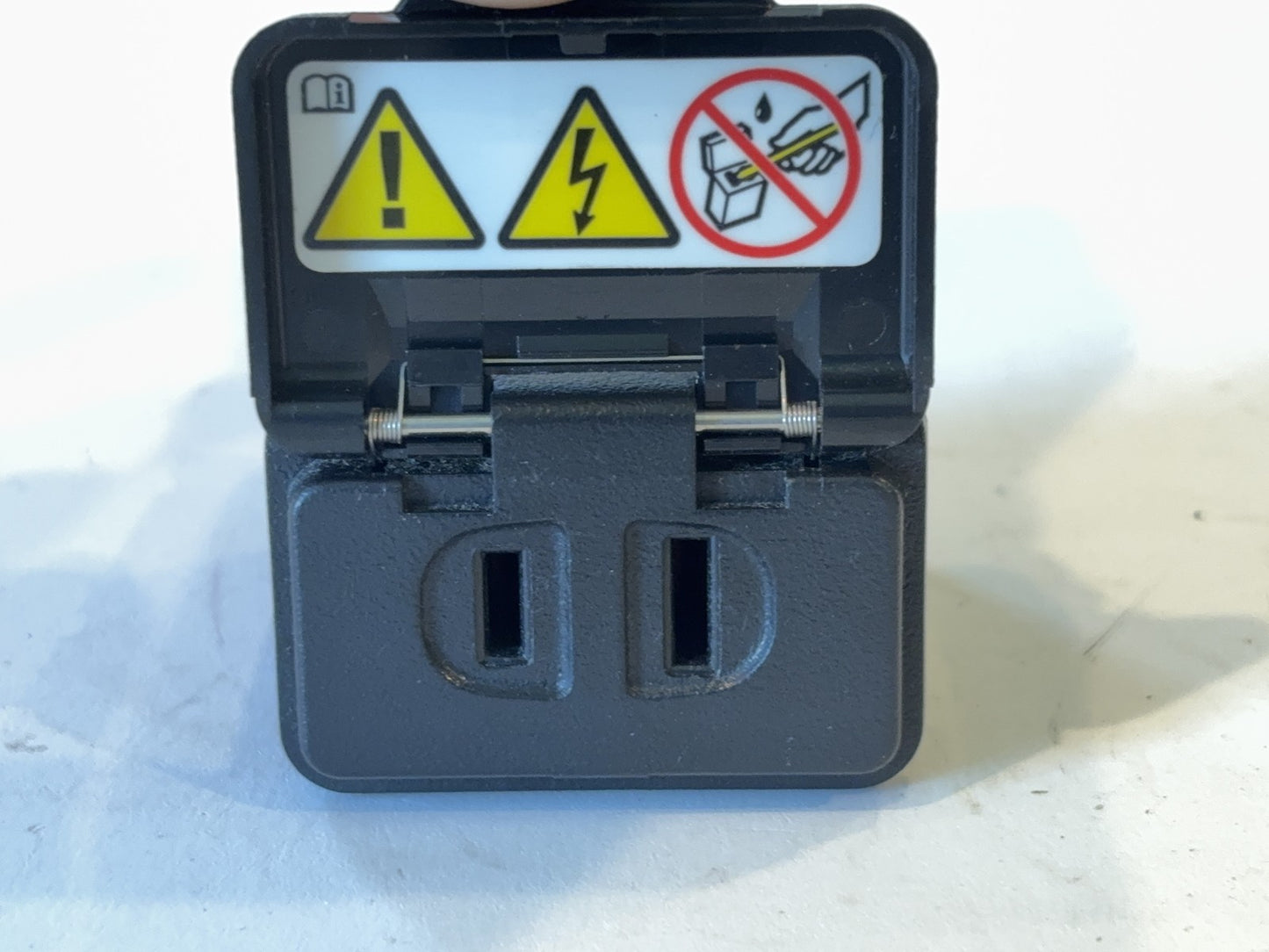 Power Inverter Plug 2009-2012 Ram 1500 2010-2012 Ram 2500 3500 05082095AB