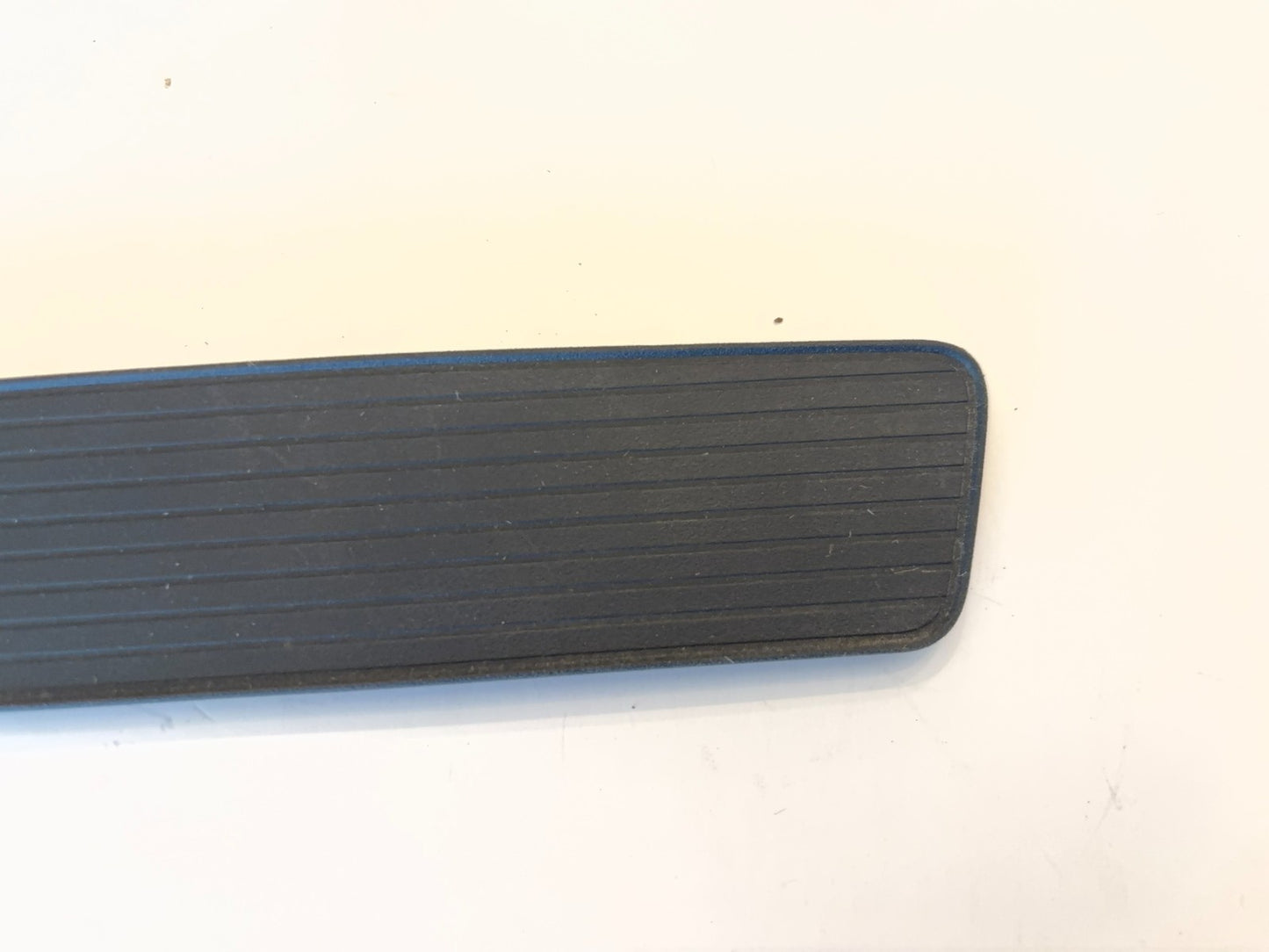Radio Bezel Mat Upper Screw Cover 13-18 Ram 1500 2500 3500 1WQ39TRMAA Used Mopar