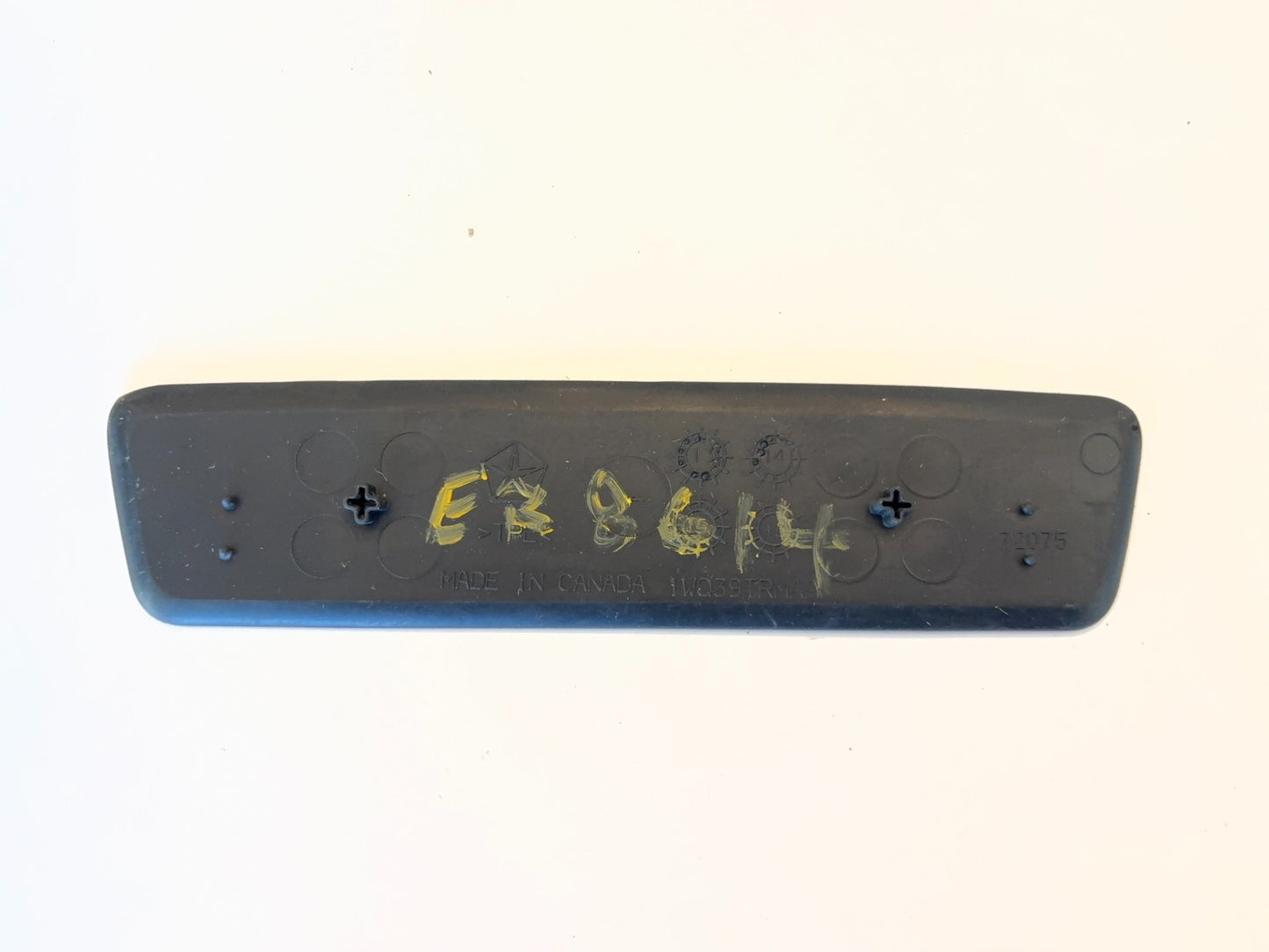 Radio Bezel Mat Upper Screw Cover 13-18 Ram 1500 2500 3500 1WQ39TRMAA Used Mopar