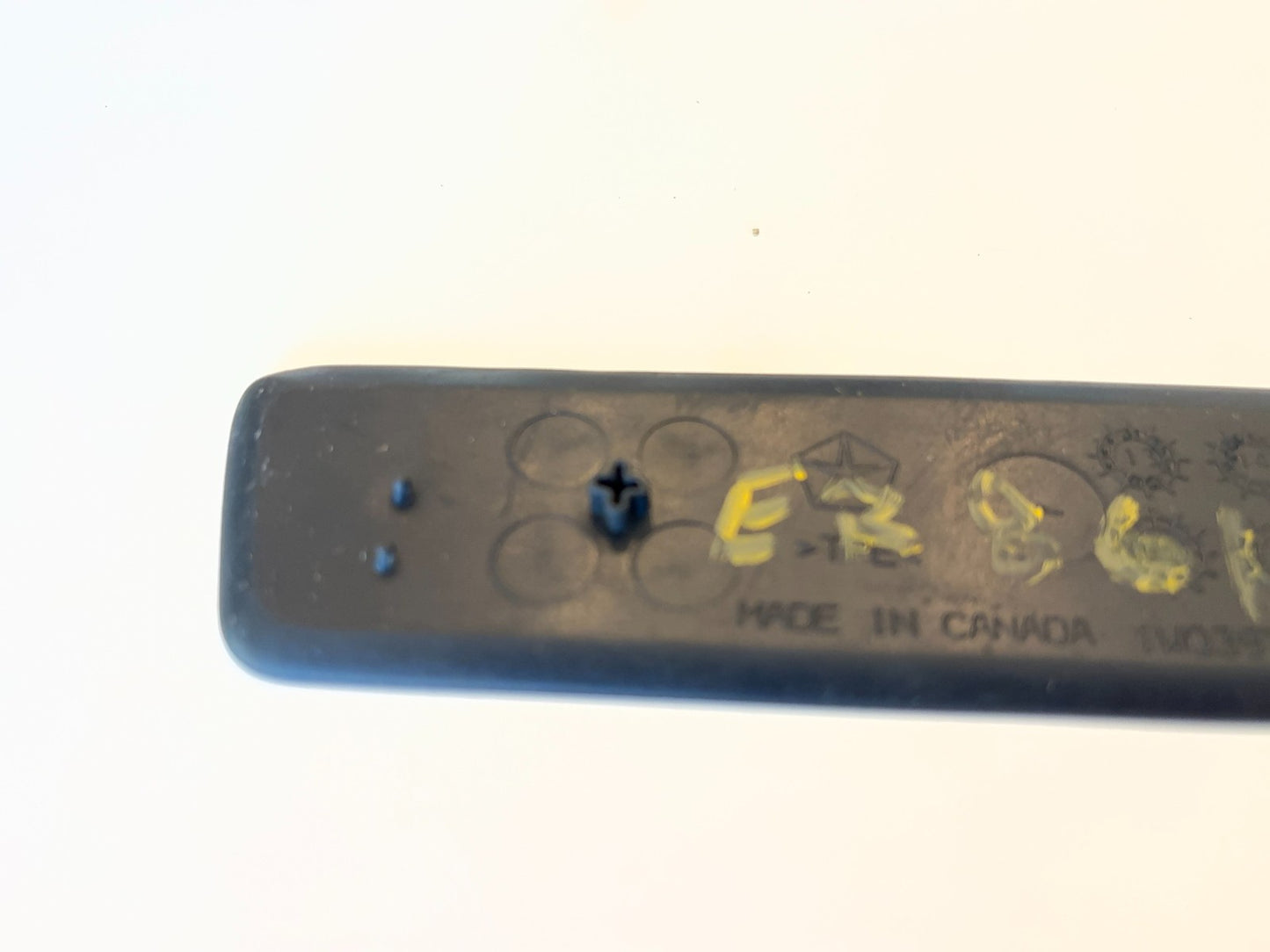 Radio Bezel Mat Upper Screw Cover 13-18 Ram 1500 2500 3500 1WQ39TRMAA Used Mopar
