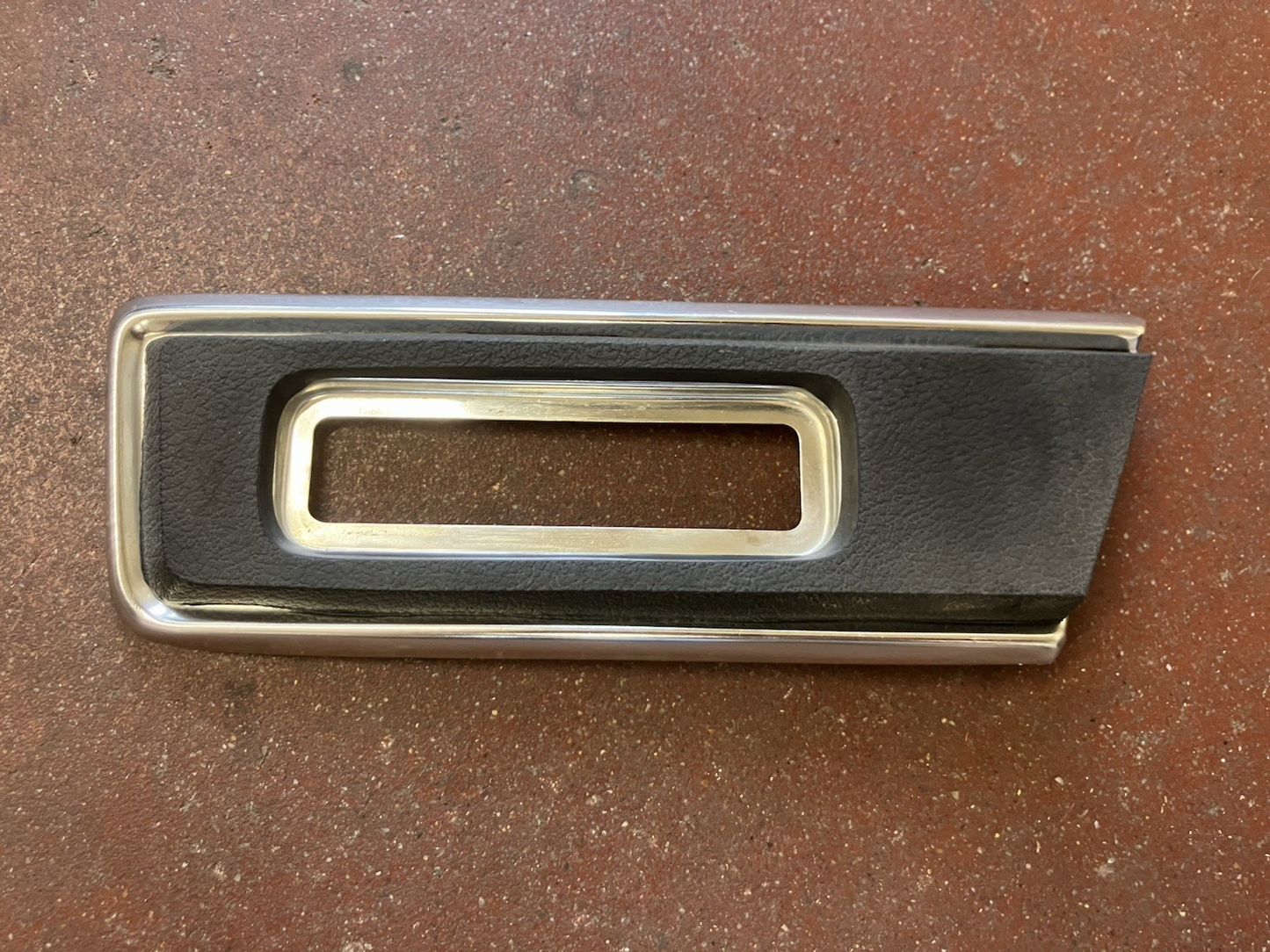 Driver Front Fender Marker Lamp Molding 1981-90 Dodge Ram 150 250 350 Ramcharger
