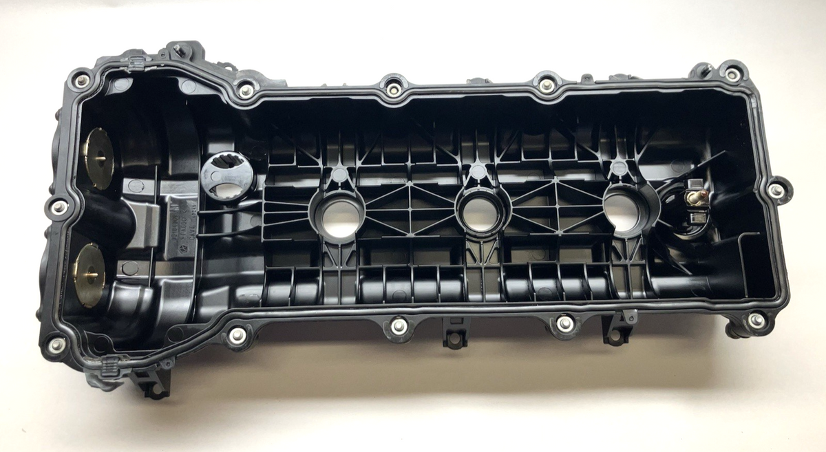 Left-hand 3.6 Valve Cover 2013-2024 Ram Classic Pickup P/N 5184069AN