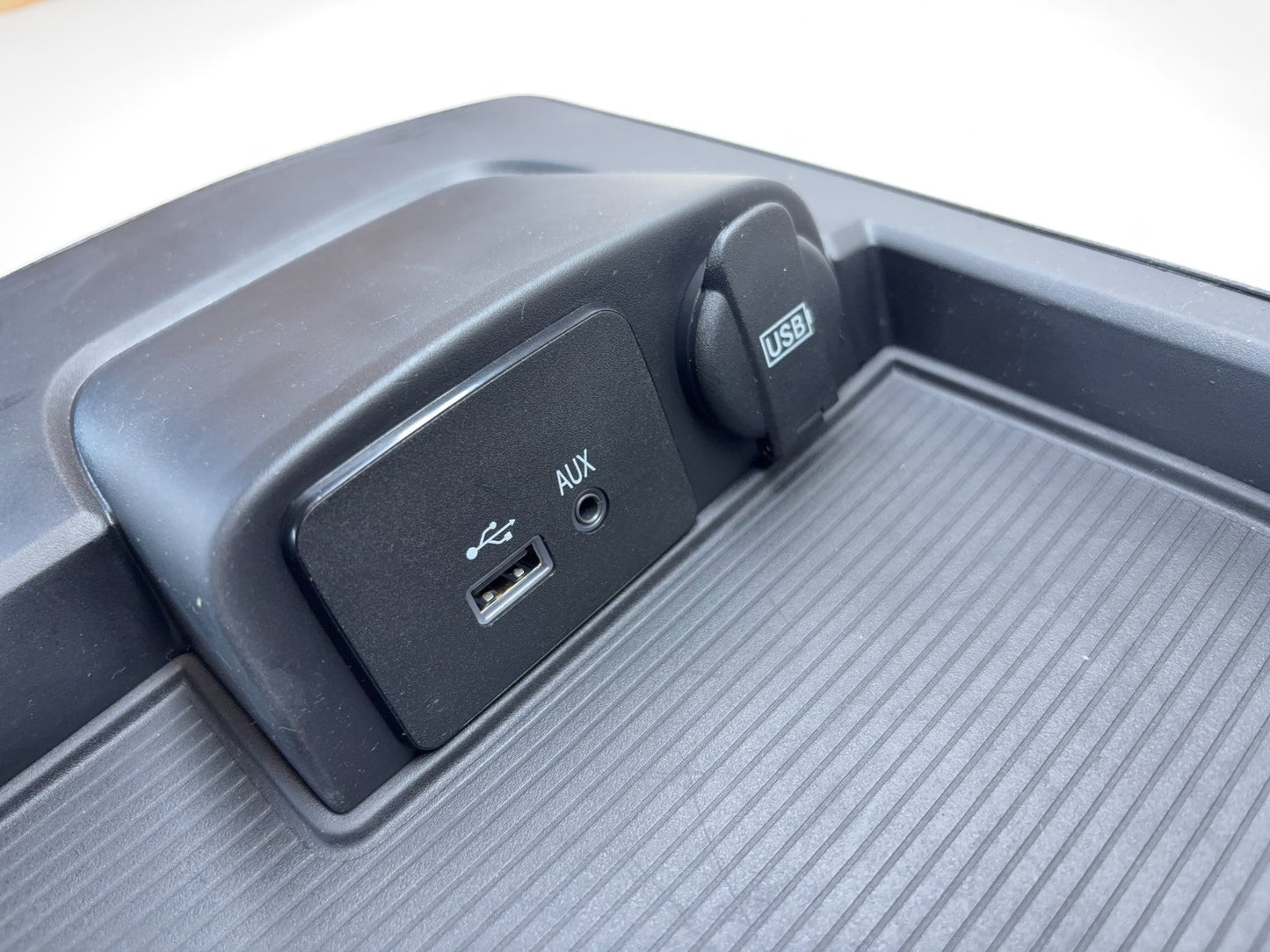 Center Console Lid Armrest 2017 Dodge Ram 3500 Laramie Sport Black 5NB15DX9AC