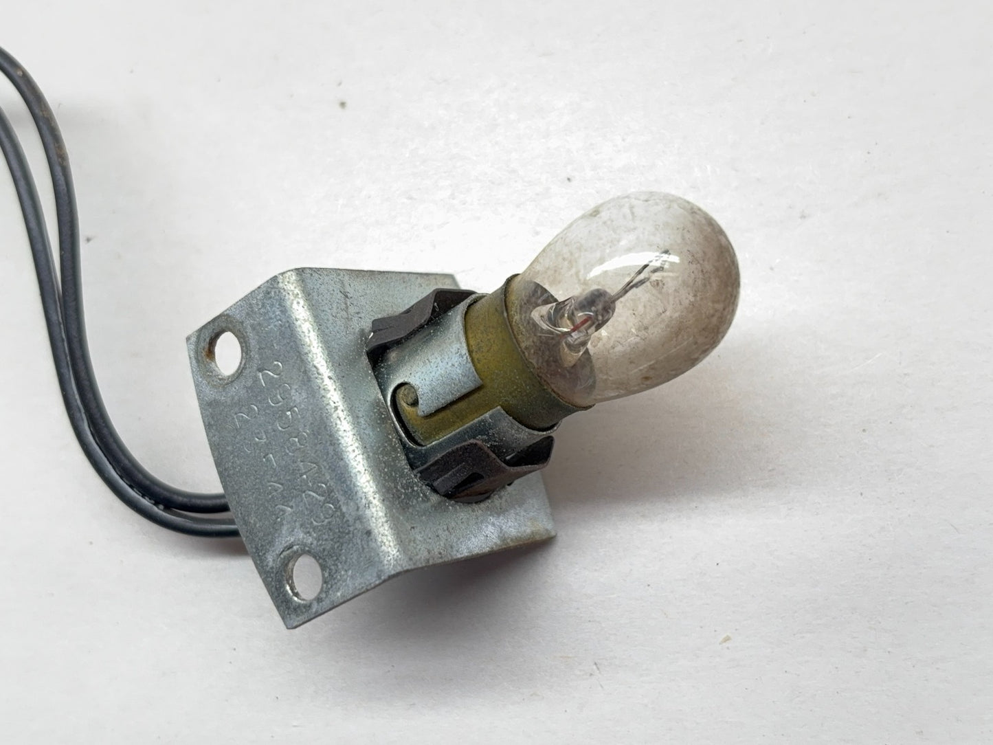 1981-93 Dodge Pickup Dome Lamp Socket, 2958429