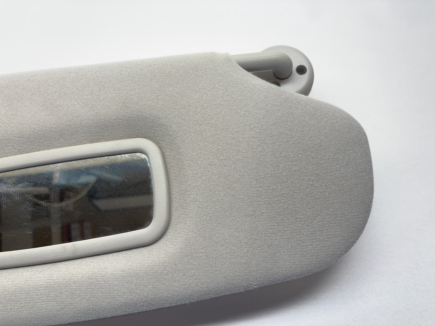 Passenger Right Side Sun Visor 2002-08 Ram 1500 2003-09 2500 3500, with Mirror