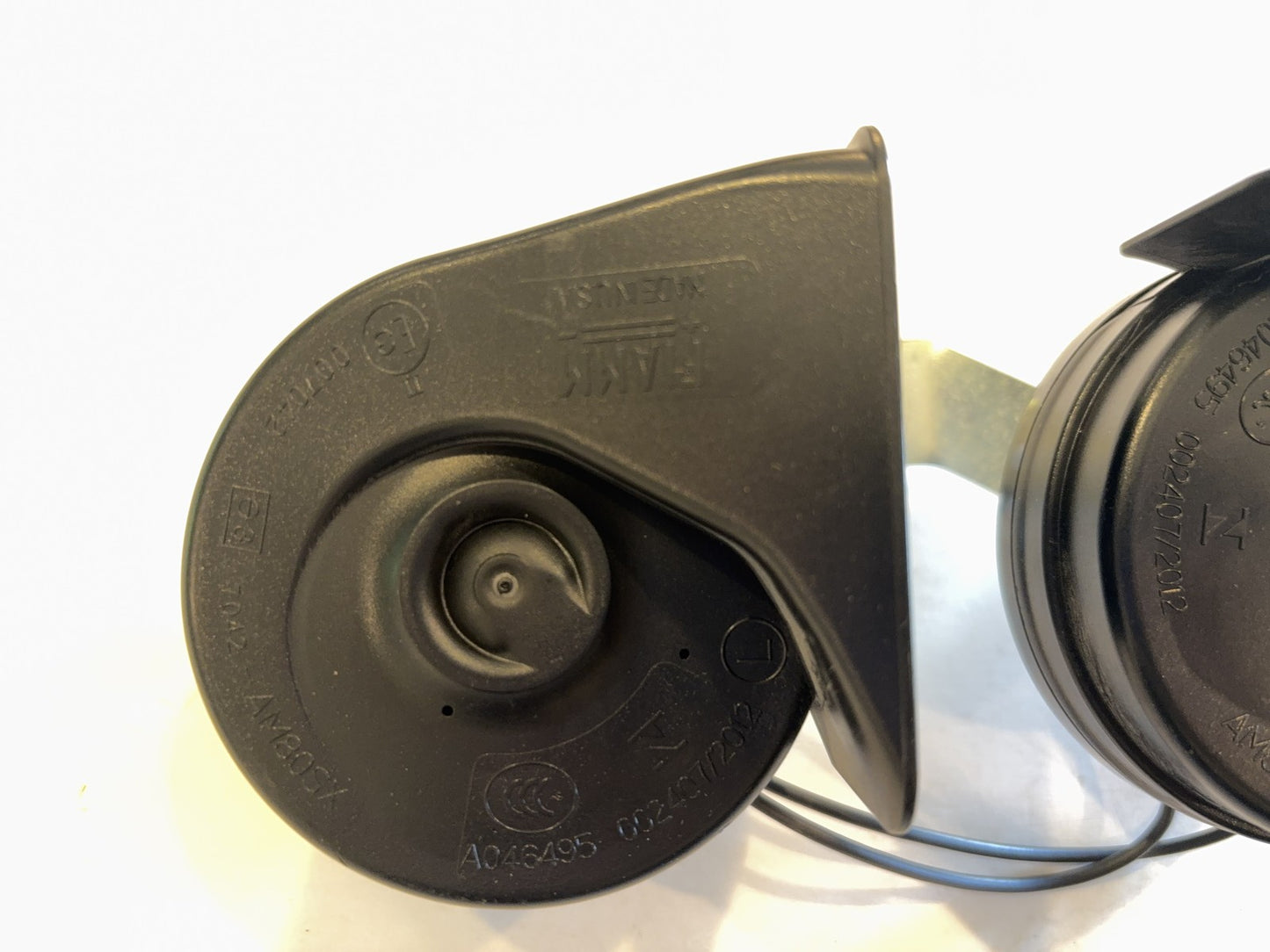 Dual Horn with Bracket, 2018 Ram 1500 2500 3500 19+ Classic 68297891AB