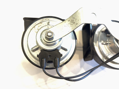 Dual Horn with Bracket, 2018 Ram 1500 2500 3500 19+ Classic 68297891AB