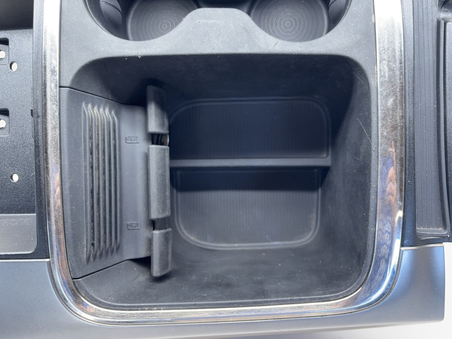 Center Console Cup Holder with Phone Storage 16-18 Ram 1500 2500 3500 5VC93TRMAA