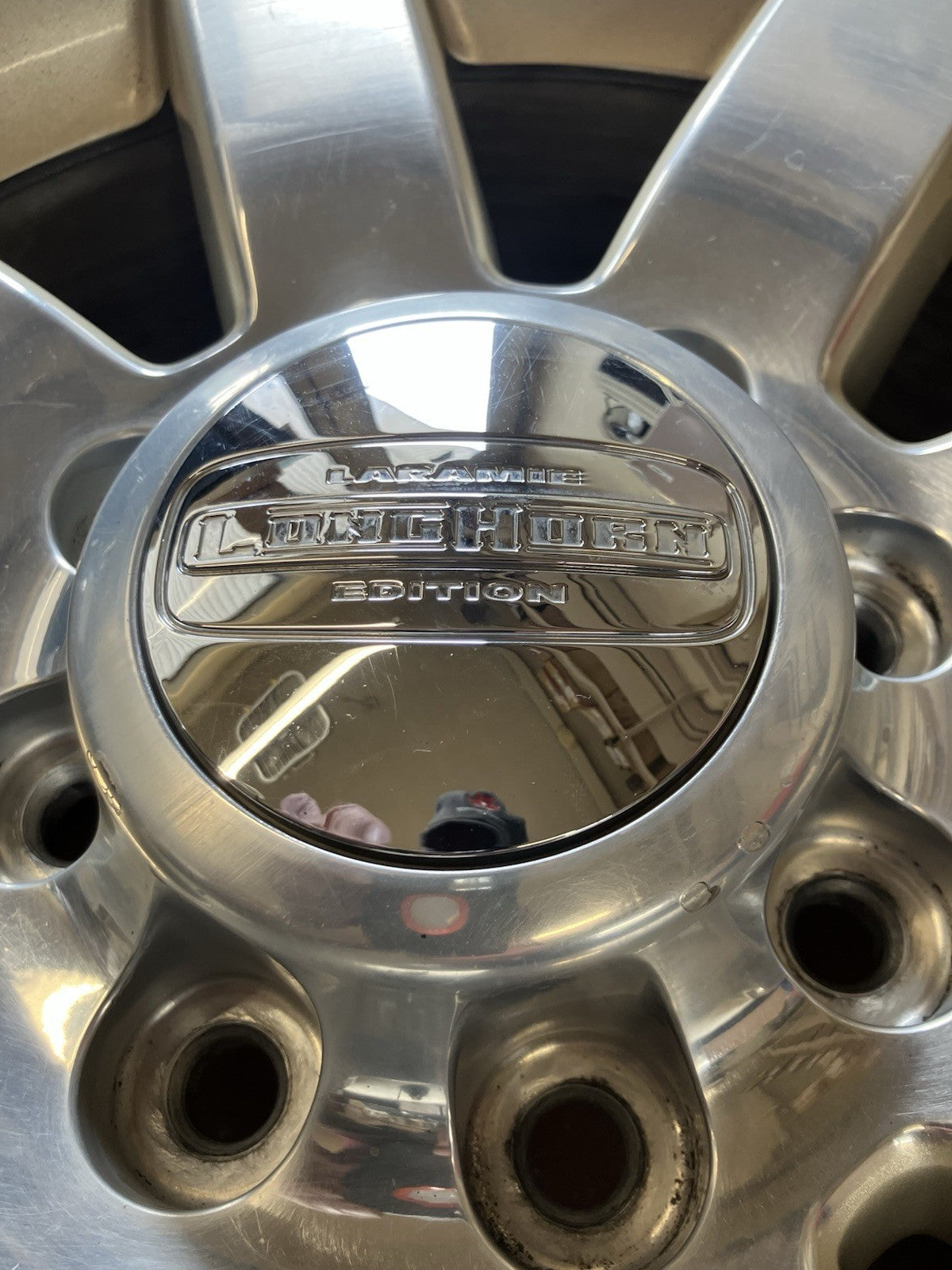 2014-18 Ram 2500 8 Spoke 20X8 Chrome Wheel with White Gold Pockets