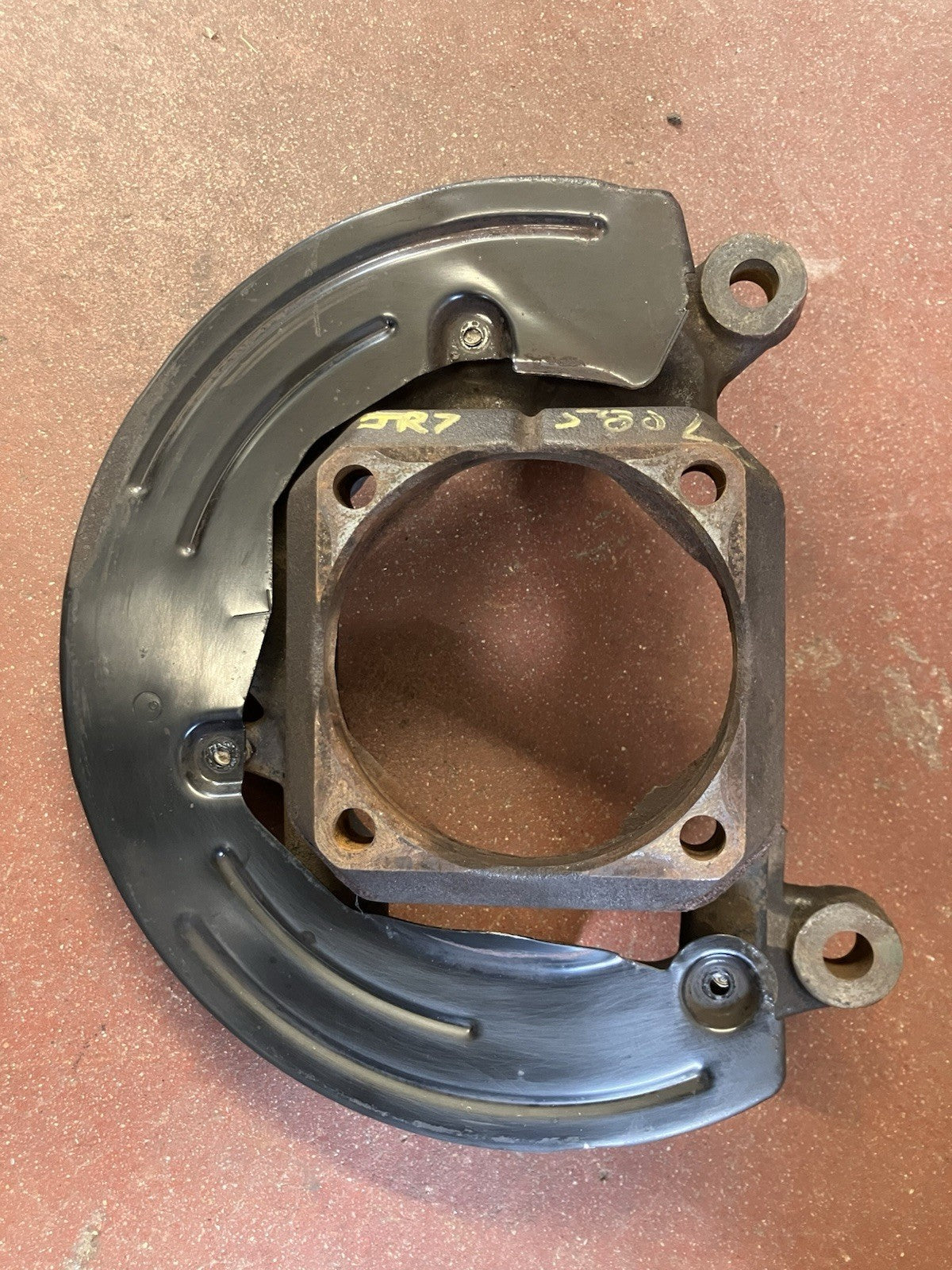 LH Spindle Steering Knuckle 2014-2018 Ram 2500 3500 4X4 P/N 68216189AA