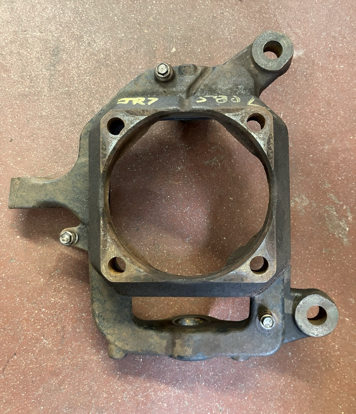 LH Spindle Steering Knuckle 2014-2018 Ram 2500 3500 4X4 P/N 68216189AA