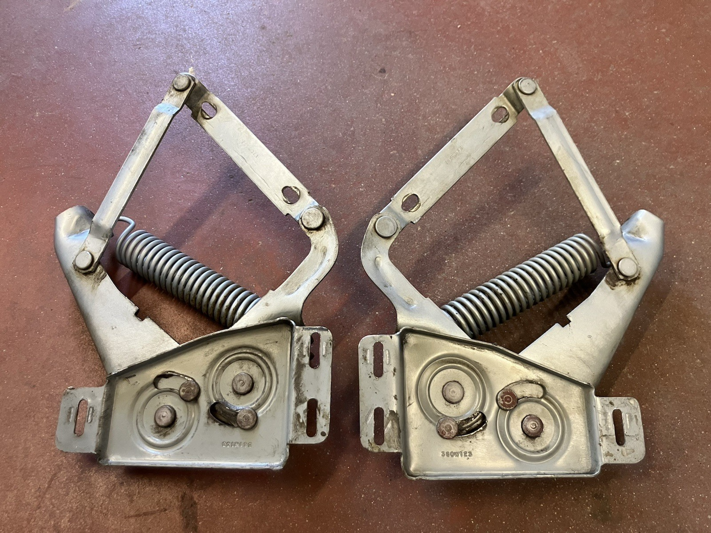1972-90 Dodge Pickup Hood Hinges. P/N 4351362/363