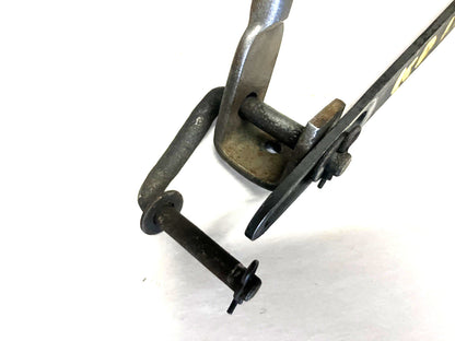 1989 Dodge Ram 150 Transmission Kickdown Linkage for Parts.