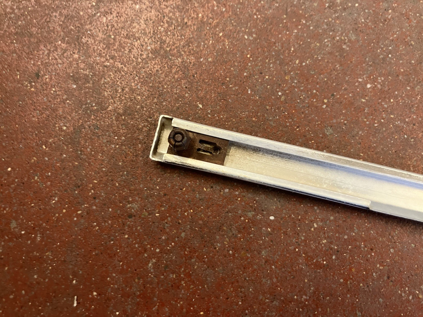 Right-hand Upper Door Moldings Fitting 1988-90 Dodge Pickups and Ramchargers