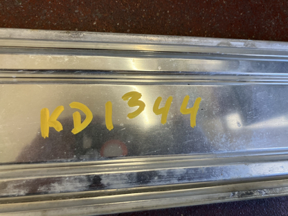 Right-hand Door Molding Fitting 1981-90 Dodge Pickups and Ramchargers