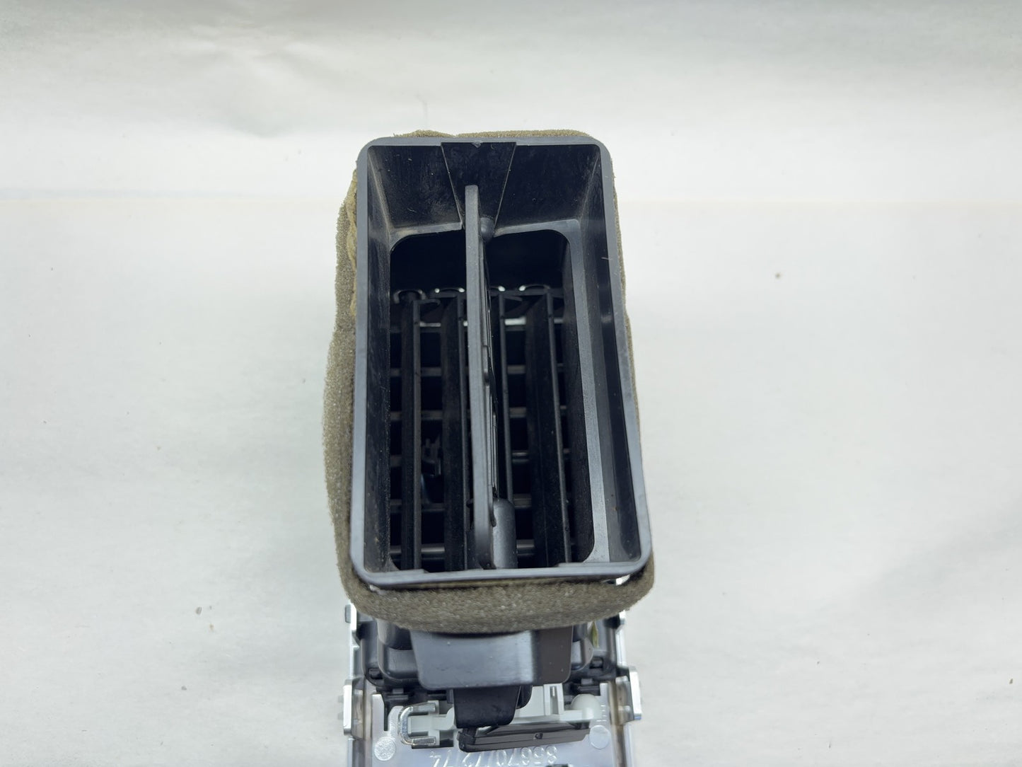 Passenger Right Outboard Vent 13-18 Ram Truck 1500 2500 3500 2019+ 1500 Classic