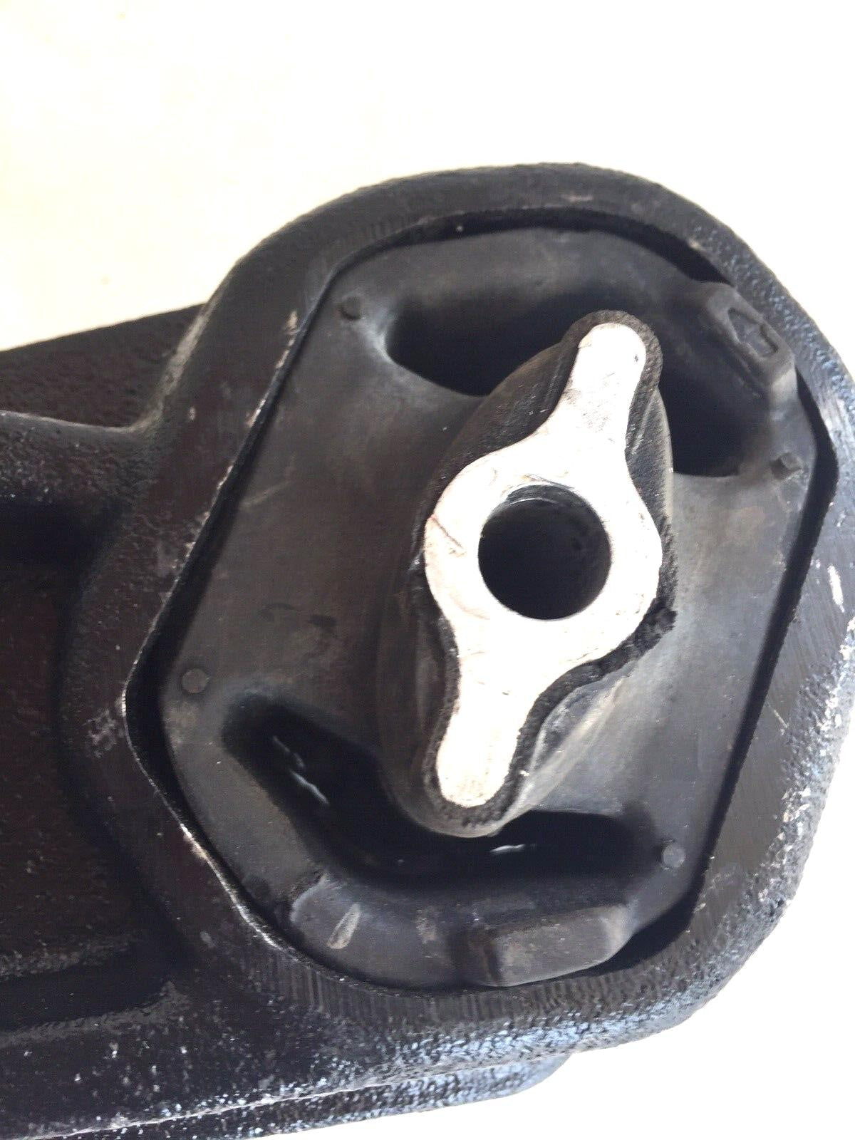 Driver Side Front Motor Mount 2014-2018 Ram 2500 3500 6.4L Hemi Anchor 3492