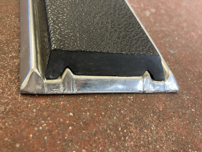 Right-hand Door Molding Fitting 1981-90 Dodge Pickups and Ramchargers