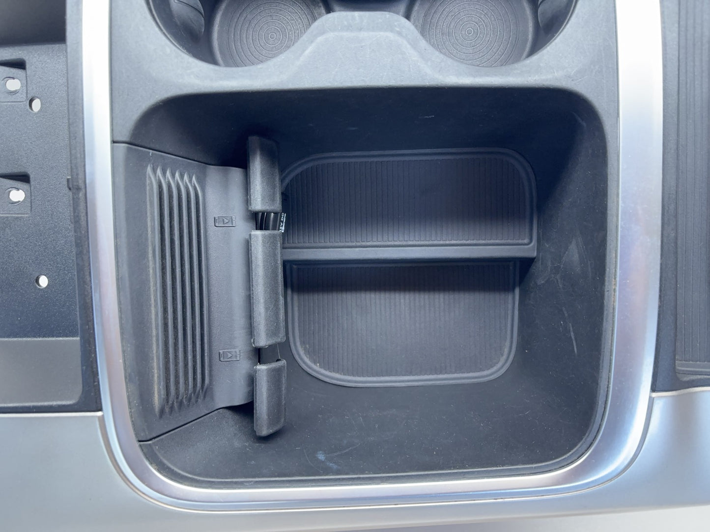 Floor Center Console Cup Holder Bezel w Phone Storage 16-18 Ram 1500 2500 3500