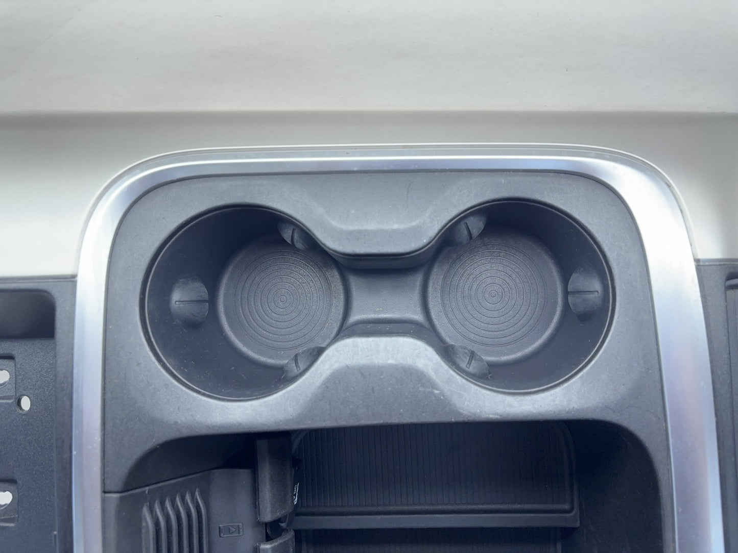 Floor Center Console Cup Holder Bezel w Phone Storage 16-18 Ram 1500 2500 3500