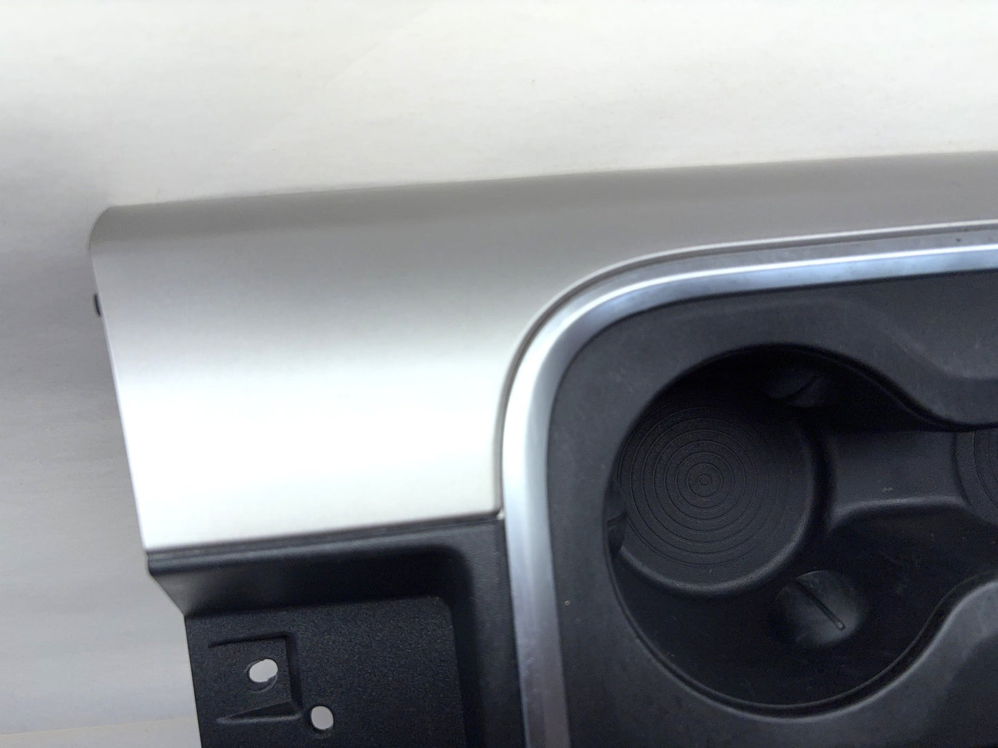 Floor Center Console Cup Holder Bezel w Phone Storage 16-18 Ram 1500 2500 3500