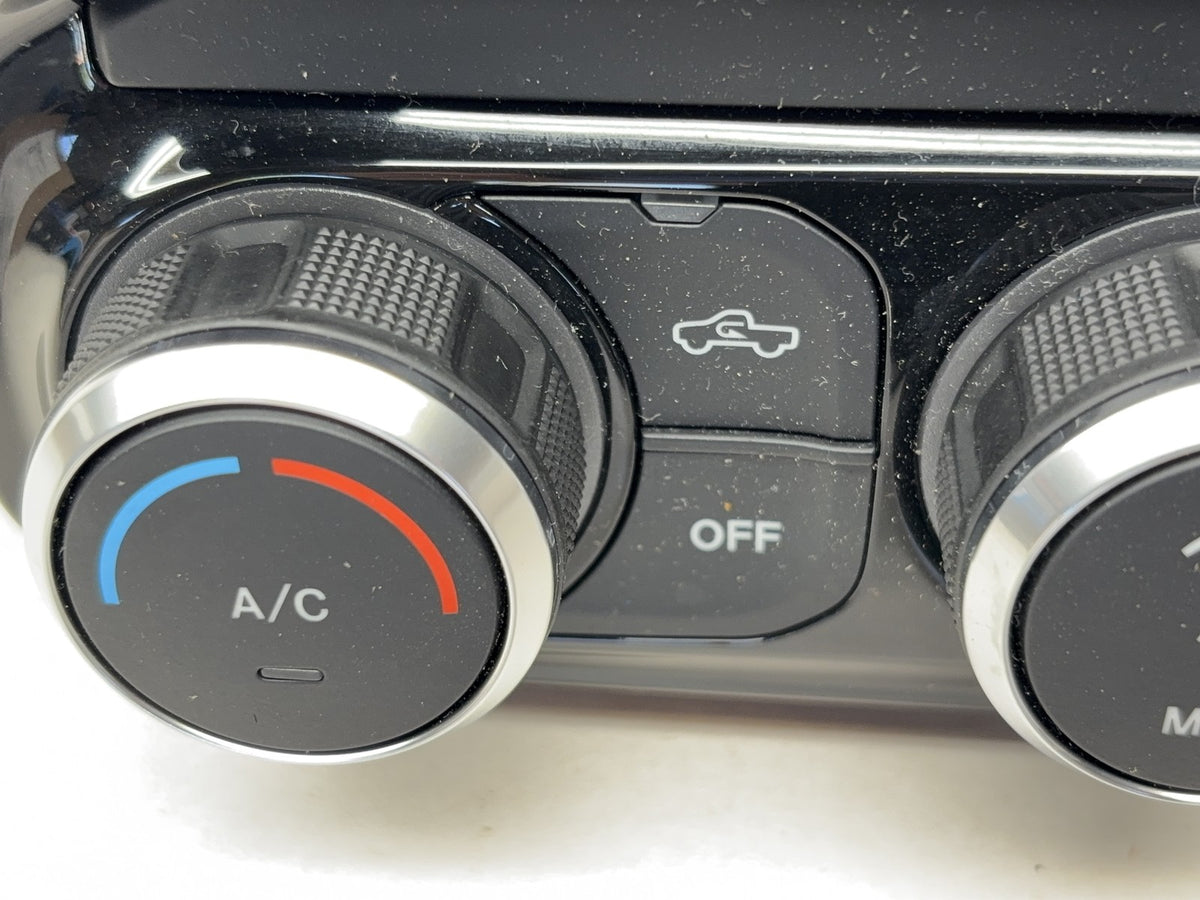 Single Zone Climate Control and 8.4" Screen 22 Ram 2500 3500 68526783AB 68421710