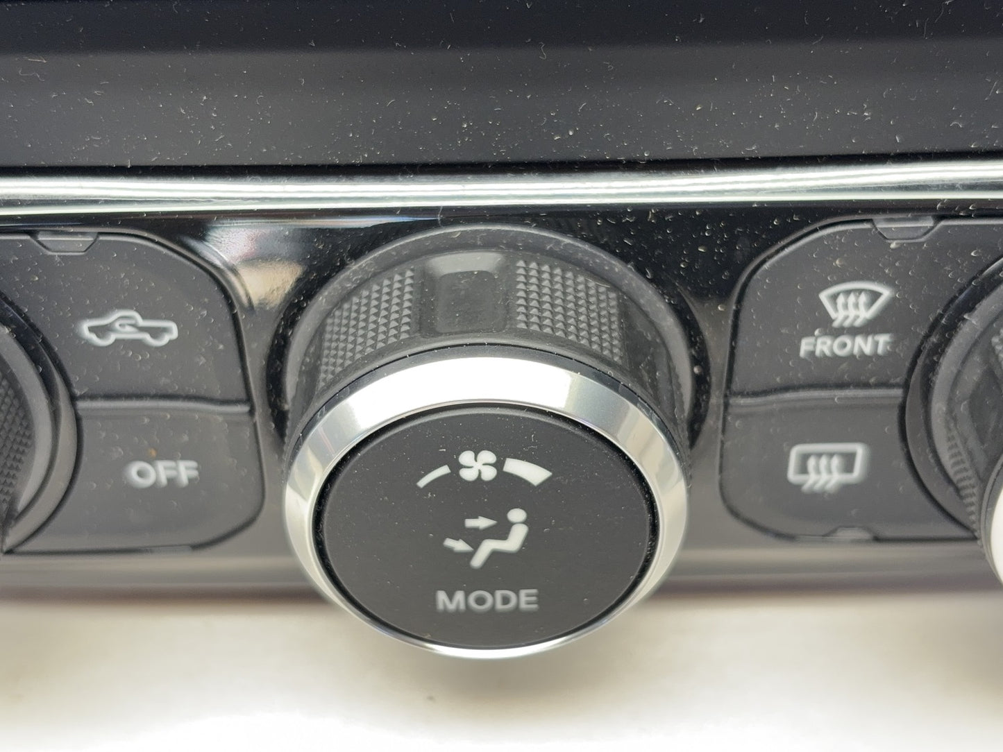 Single Zone Climate Control and 8.4" Screen 22 Ram 2500 3500 68526783AB 68421710