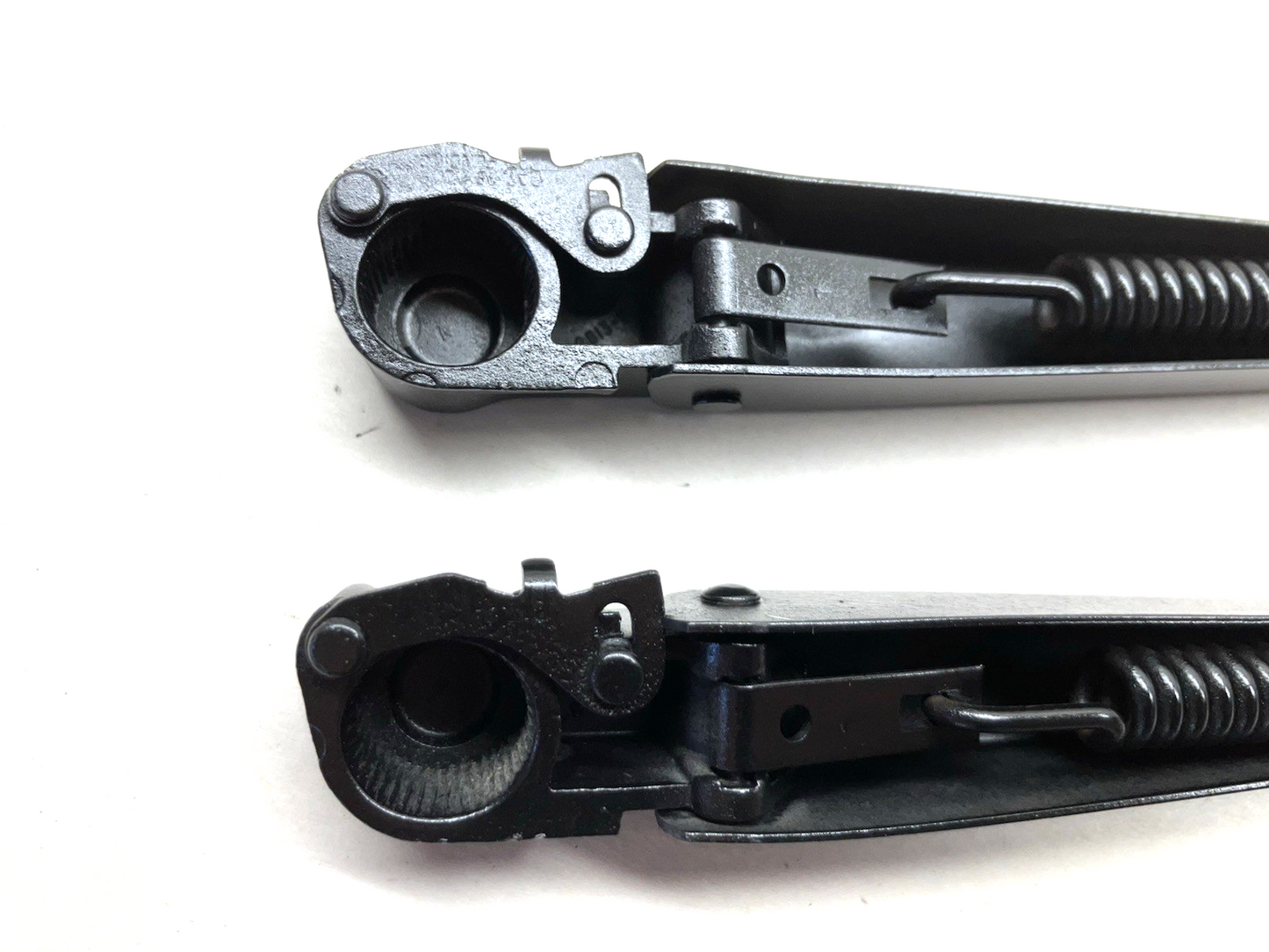 Clip Type Windshield Wiper Arms 1988-93 Dodge Pickup. P/N 4389233