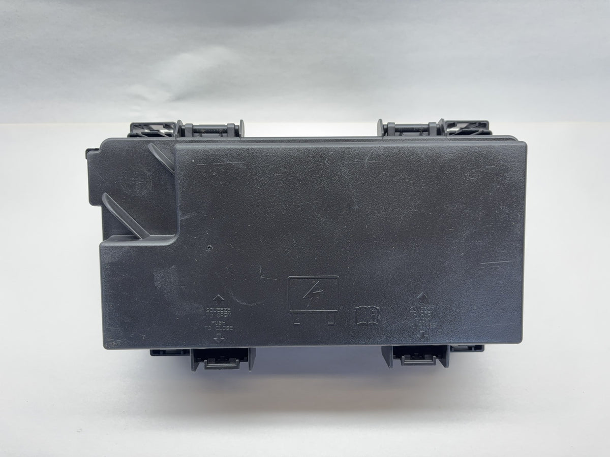 TIPM Integrated Power Module Fuse Box 2012 Ram 1500 2500 3.7 4.7 5.7 68089323AF