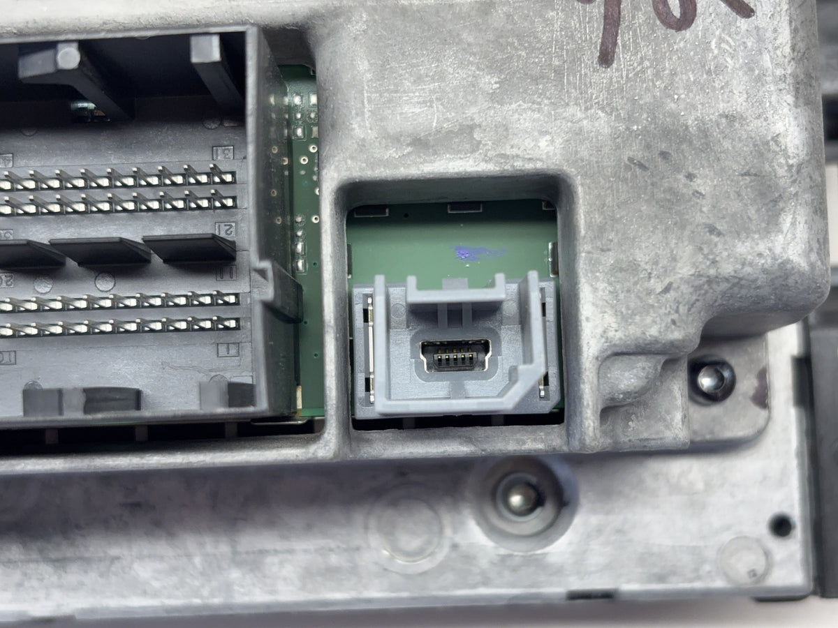 UConnect Radio 8.4" VP4 3C Nav Display and Receiver 2015 Ram 1500 68238621AG