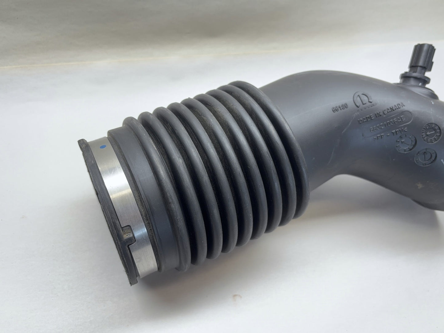 Clean Air Duct Airbox to Intake 2019-2024 Ram 2500 3500 6.4L Hemi 68321036AB